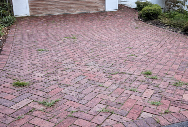 Before brick driveway cleaning results in Milton Keynes