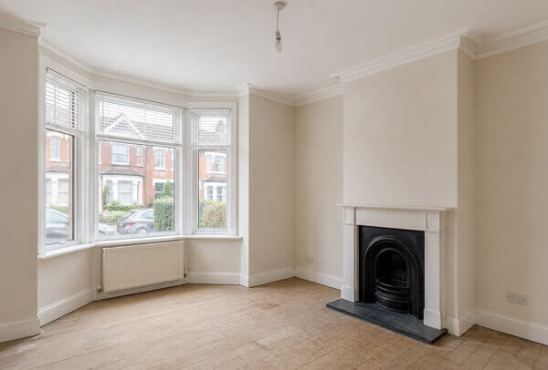 Plain wall in Luton before feature wall wallpapering