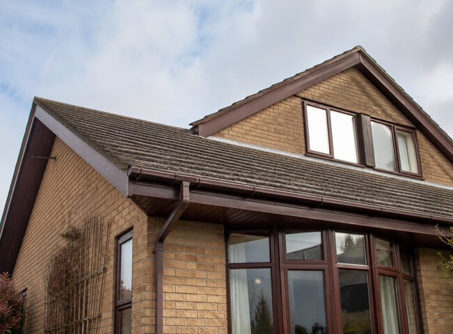 Hemel Hempstead roofline before colour planning with dated fascia and gutter trim
