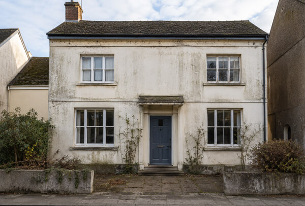 Oxford property before painting and exterior cleaning, with weathered surfaces that need attention