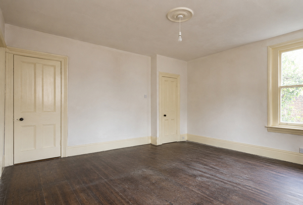 Room in Dunstable before decorating and ready for a painting quote