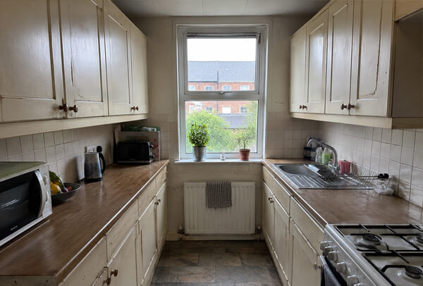 Tired oak kitchen cabinets before painting in Aylesbury