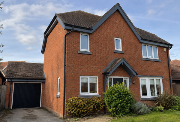 Freshly painted fascia soffit and roofline after painting in Aylesbury